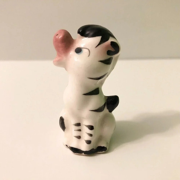 Vintage Tiny Zebra Ceramic Figurine Japan 2.25 Inch Tall  Collectible Figure - Picture 2 of 11